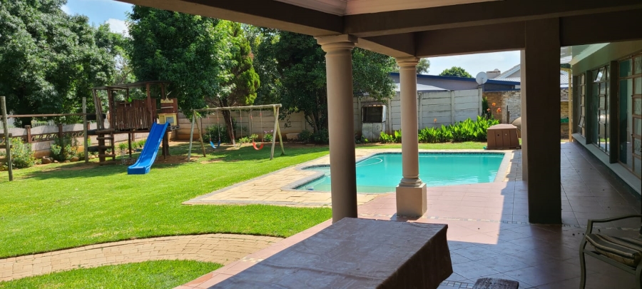 4 Bedroom Property for Sale in Flamwood North West